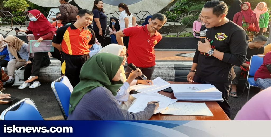 Layanan Publik di CFD Pemalang: Warga Antusias Urus SKCK dan SIM! Layanan Publik di CFD Pemalang: Warga Antusias Urus SKCK dan SIM!