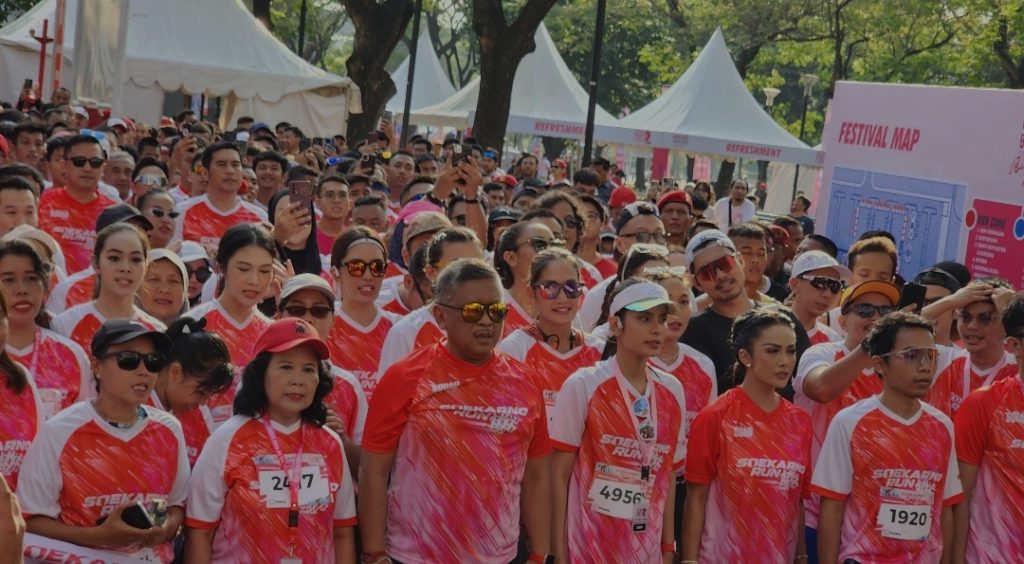 Ribuan Peserta Padati Soekarno Run Nganjuk, Artis hingga Mantan Timnas Ikut Meriahkan! Ribuan Peserta Padati Soekarno Run Nganjuk, Artis hingga Mantan Timnas Ikut Meriahkan!