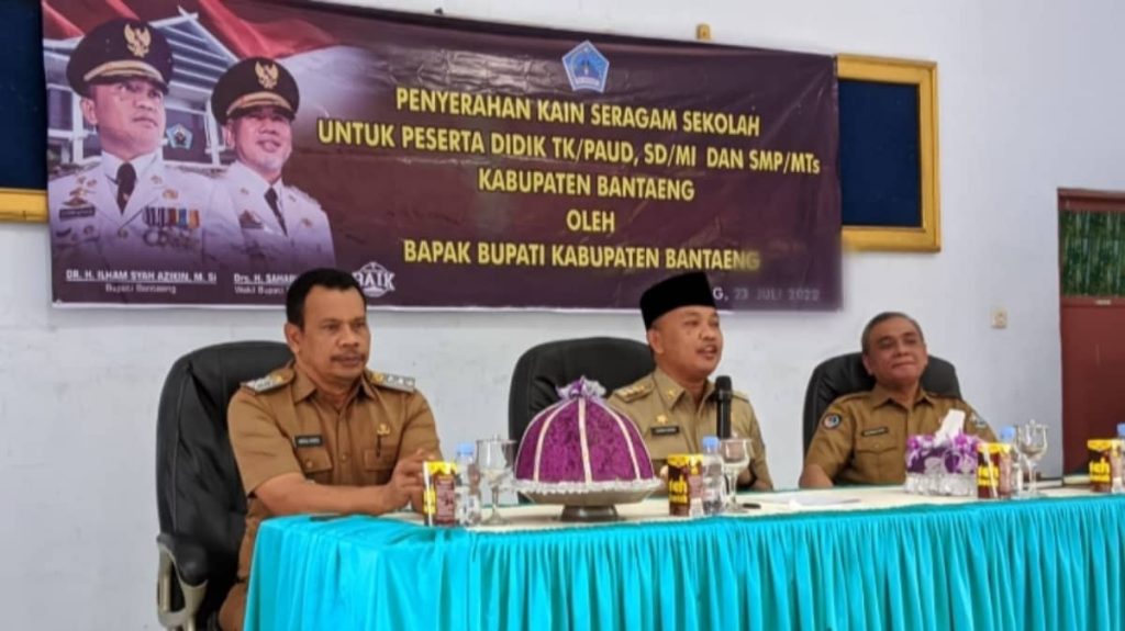 Seragam Baru Gratis untuk Ribuan Pelajar Pemalang! Seragam Baru Gratis untuk Ribuan Pelajar Pemalang!