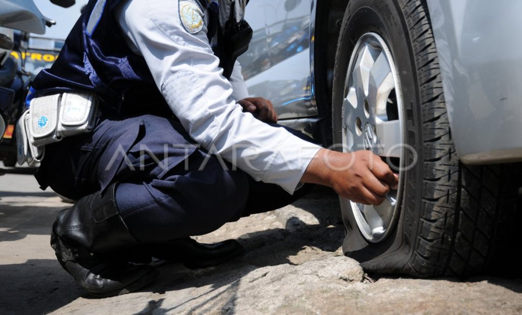 Surabaya Berbenah: Pemuda Madura Dukung Keras Penertiban Parkir Liar dan Premanisme Surabaya Berbenah: Pemuda Madura Dukung Keras Penertiban Parkir Liar dan Premanisme