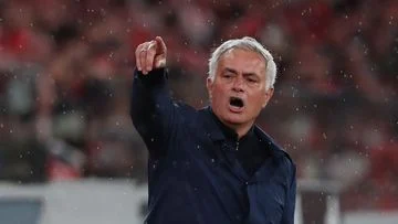 Benfica Resmi Umumkan Lepas Mourinho, Ditebus Madrid 15 Juta Euro: Keputusan yang Menggemparkan Dunia Sepakbola
