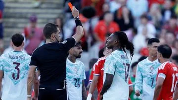 Momen Baku Hantam Rafael Leao yang Berujung Kartu Merah: Insiden Dramatis di Lapangan
