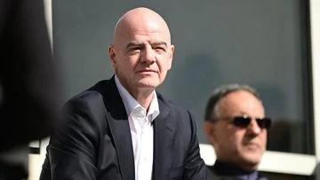 Soal Wasit Omar Artan Ditolak AS, Presiden FIFA: Santai Saja, lah