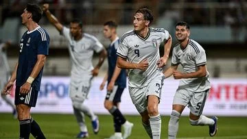 Yunani Vs Italia: Gol Esposito Bawa Gli Azzurri Menang, Pertarungan Sengit di Lapangan