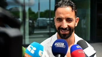 Amorim Tak Naif, Berambisi Antar Milan Raih Trofi: Menguak Strategi Baru Pelatih Muda