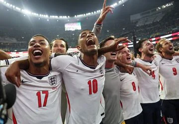 Inggris Singkirkan Meksiko, Menang Dramatis dengan 10 Pemain: Kemenangan yang Mengharukan