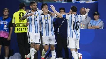 Misteri Air Suci: Romero dan Lisandro Minta Air Suci, Cetak Gol Kemudian