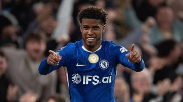 MU-Chelsea Sepakati Transfer Andrey Santos, Akankah Ini Membuat Manchester United Lebih Kuat?