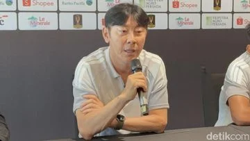 STY Maklum Persija Kalah dari Persebaya, Sebut Persiapan Sangat Singkat: Analisis Kekalahan Macan Kemayoran