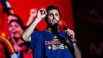 Barcelona Siapkan Tawaran Ketiga untuk Rodri, Strategi Baru untuk Perebutan Gelandang Manchester City