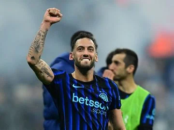 Hakan Calhanoglu Bahagia di Inter Milan, Masa Depan Cerah di Nerazzurri