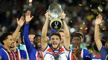 Khvicha Kvaratskhelia: Fenomena Terbaru di Dunia Sepak Bola yang Mungkin Memenangkan Ballon d’Or 2026!