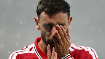 Old Trafford Hujan: Atap Bocor dan Banjir Gol King MU Pecahkan Rekor