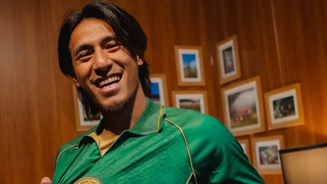 Hanif Sjahbandi Batal ke PSS Malah ke Arema