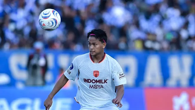Hokky Caraka: Panas di Lapangan, Dingin Timnas