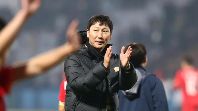 Kim Sang-sik Bidik Kemenangan Perdana Vietnam