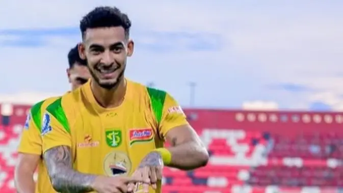 Persebaya Wajib Menang di GBT Bek Asing Pede