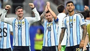 De Paul Mengungkap Pesan Emosional Usai Messi Pensiun: Air Mata dan Harapan Baru
