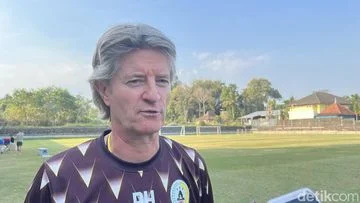 Gairah Fans Tiba: Bali Vs PSS Laga Pertama Suporter Away, Pieter Huistra Sambut Gembira