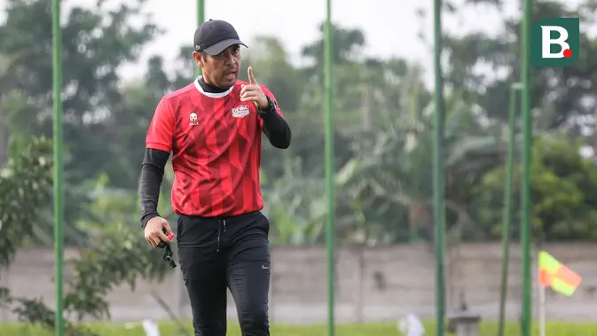 Nil Maizar Resmi Didepak dari Semen Padang